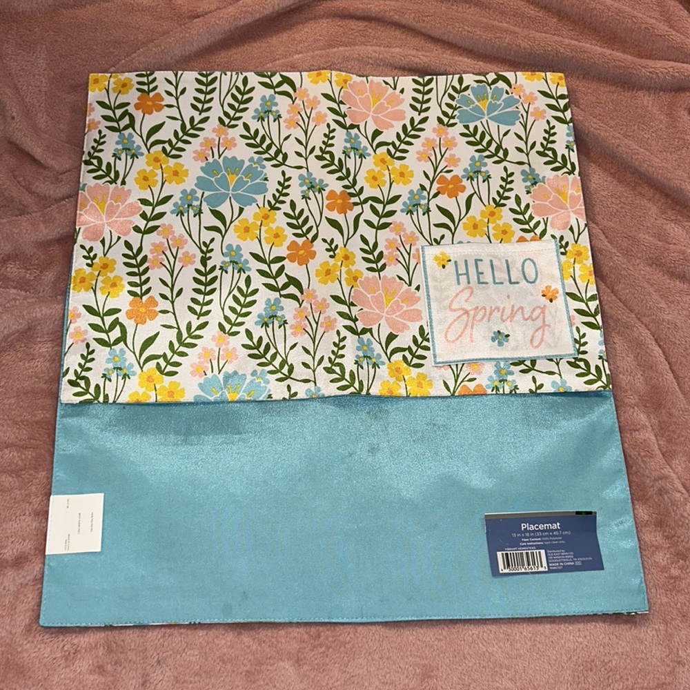 Hello Spring Floral Placemats - Picture 4 of 6